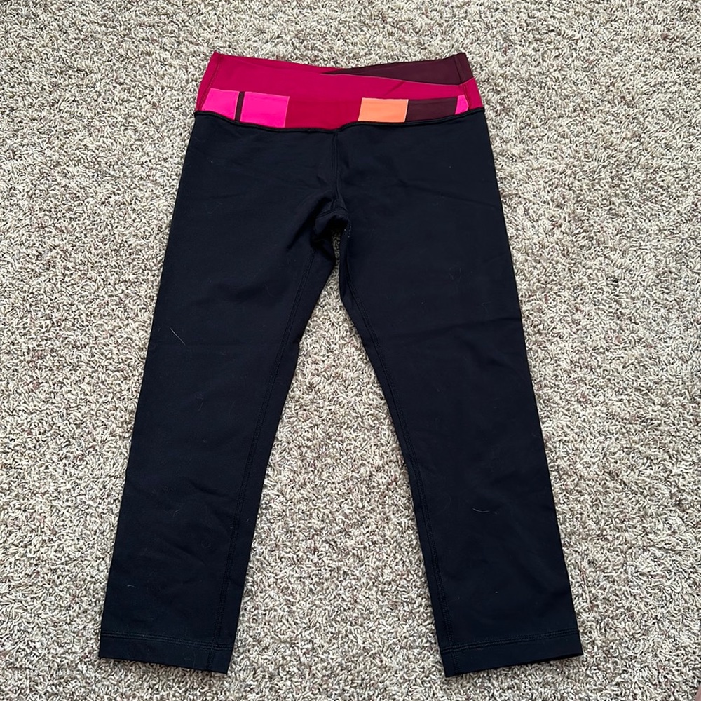 Lululemon Wunder Under crops